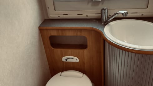 Veel plezier – 4p Adria Mobil alcove from 2004