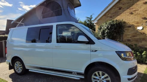 Mowgli – 4 berth VW Camper - Awning, Kitchen Unit & BBQ included