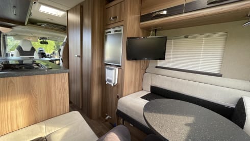 The Catbus  – 4 Berth Swift Select 184 (2017)