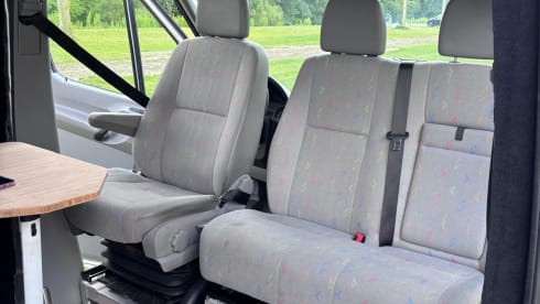 2-seater Volkswagen bus from 2009