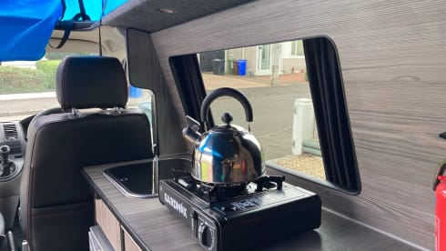 Dolly – 4 berth Volkswagen bus from 2007