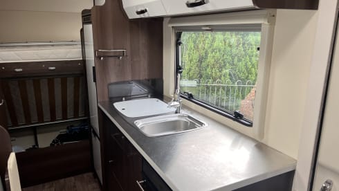 Rascals – 6 berth Ford roller team zefiro 