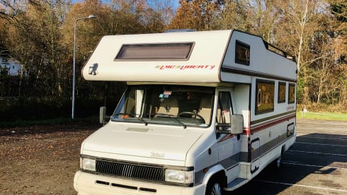 Large 6 person camper for rent. LMC Liberty