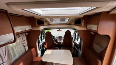 De Camper – Pilote semi-integrated (3 persons)