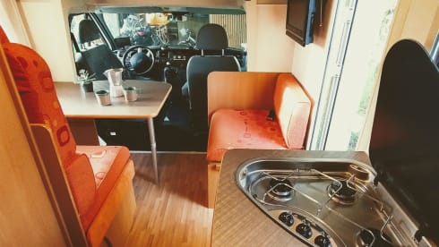 Family camper for 6 people with 2 fixed double beds