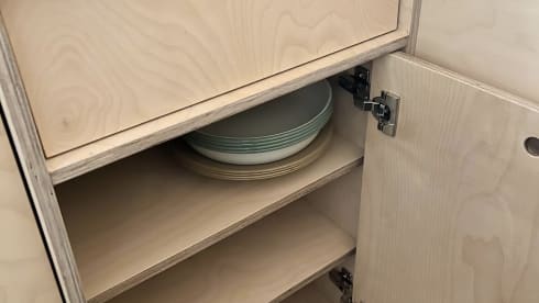 Camp en jo – 4p Peugeot bus uit 2025