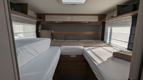 Globi II – Top-maintained semi-integrated with lots of equipment for the family