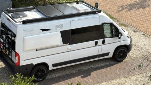 Campr Outcast – Campr Outcast - Tough, spacious off-grid camper