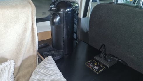 Camper incognito  – 2p Ford bus from 2018