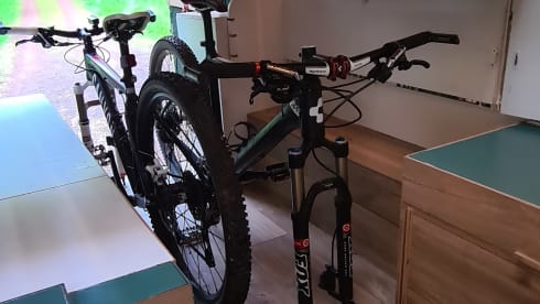 't buske! – Practical multifunctional motorhome for 2 people