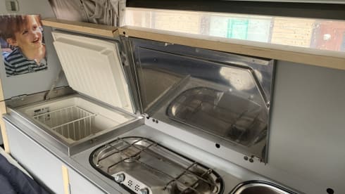 4p Volkswagen T4 camper