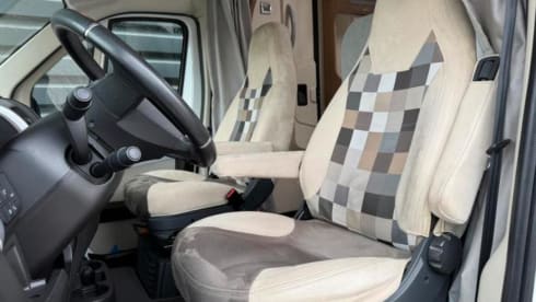 Fryske camper  – 4p Sunlight alcove from 2017