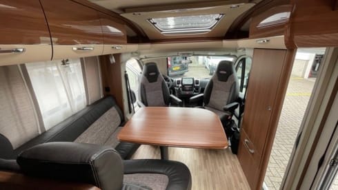 This fantastic LMC with all luxury
