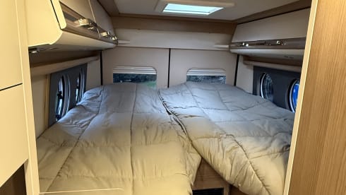 2025 2p Malibu Van Charming GT Skyview