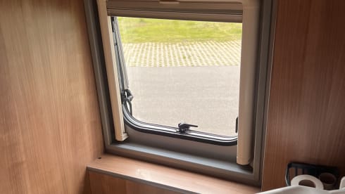 Compact Fiat Ducato Camper (2p) - Comfort & Freedom!