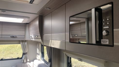 Bigz – Elddis Platinum 196, 6 couchages, 6 sièges avec ceinture 