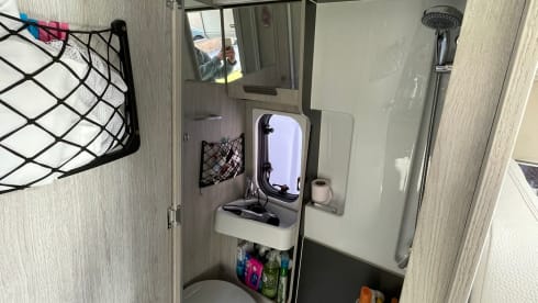 Fiat Livingstone Duo XL with electric lifting bed (3 sleeping places)