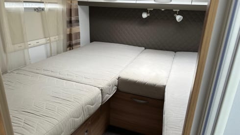 Family Camper with 5 belts, 5 sleeping places and complete inventory 