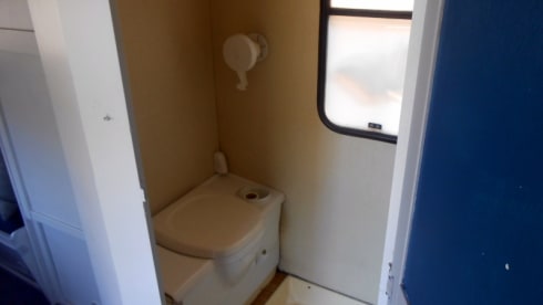 koetje – is a great family camper for 5-6 people and 2 m headroom
