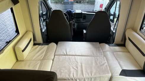 Familie camper Chansson 5 personen  – 5p Chausson semi-integrated uit 2022