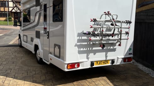 The Tardis – 2 berth Coachbuilt motorhome - Pets Welcome