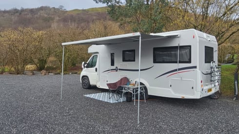 5 belts and 6 berth Fiat AutoRoller 747  year 2021