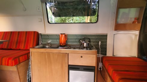 Retro Ronnie – Cozy and spacious (family) bus camper