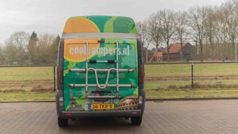 Type 4 – Compact bus camper with a large bed