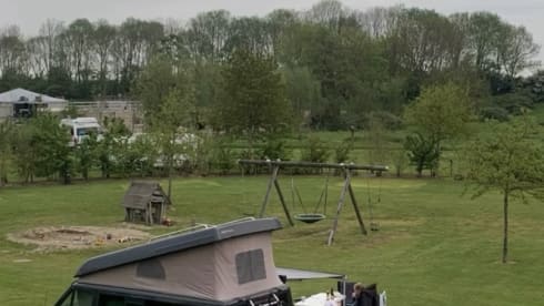 Ford-Campingbus für 4 Personen, Baujahr 2010