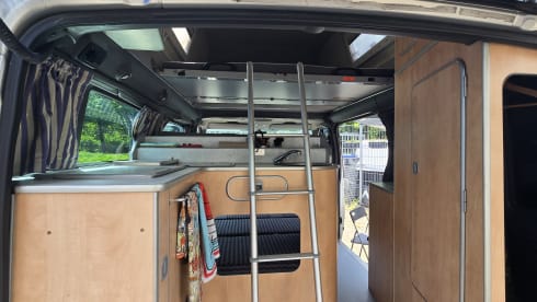 'The Nugget' – 4p Ford bus uit 2003