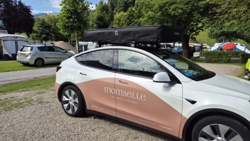 Tesla Model Y with iKamper x-cover 2.0