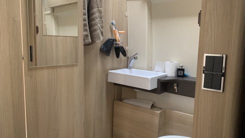 Dreamer – 5 berth Fiat Ducato camper van