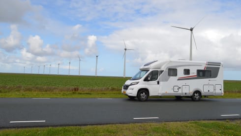 6 LMC T712 – LMC camper T712 4 persons