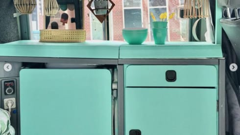 Bessie – 4p Volkswagen T4 campervan with lifting roof
