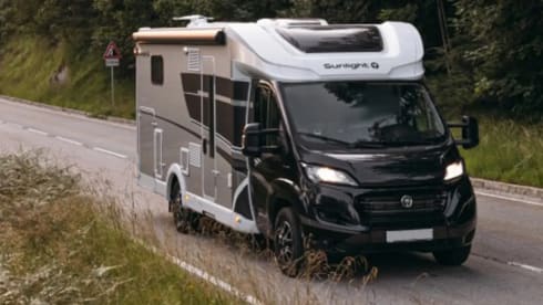 T69L – Hele mooie ruime 4 persoons Sunlight camper uit 2023, veel bergruimte.