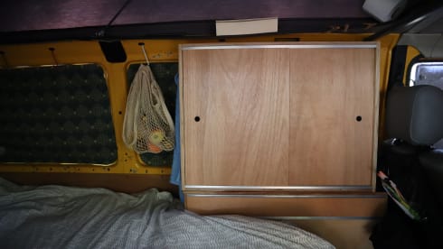 De Gele Bus – On the road with the Yellow Bus! (VW T4 from '99)