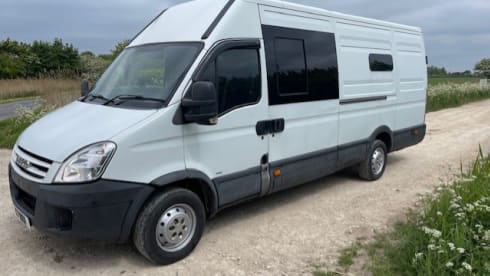 Large 5 berth Iveco Daily Campervan 7 belted seats 
