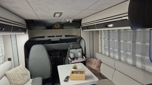 BELLE -ford transit aut.170pk – 6p Roller Team semi-integrated from 2024