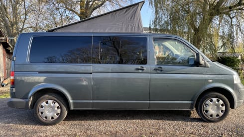 2 pers. Gezellige Camper met nieuw interieur !! – WINTER RATE, from 4 weeks rental, € 50.00 per day!   