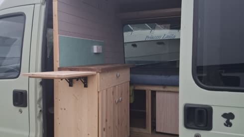 Betty Boxer – 3 berth Peugeot campervan from 2003