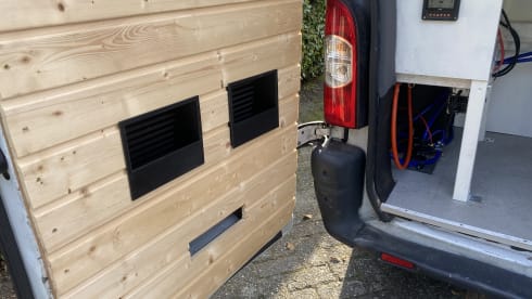 Blinco – Cozy, fully equipped 2p bus camper