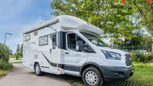 4p Benimar semi-integrated uit 2017