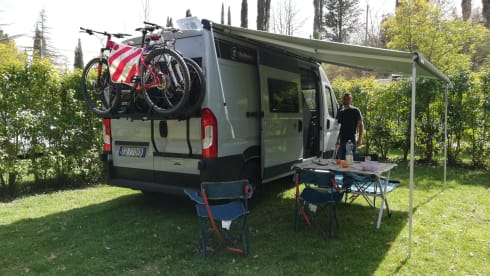 Nala – Travel and explore by VAN