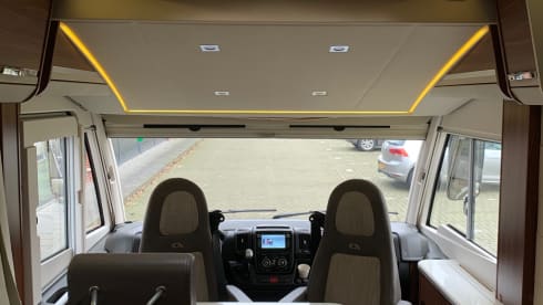 Ultimate Luxury and Comfort (Automatic + Towbar)
