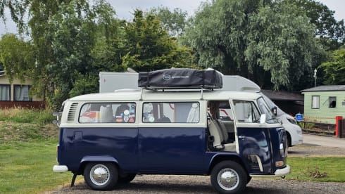 Daniel the Camper Van – Classic VW Bay Camper