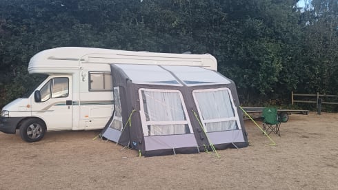 Dakota – 4 berth Autotrail alcove from 2004