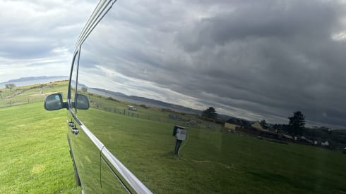 Maisie – Stylish 4berth, pet friendly, automatic VW campervan 