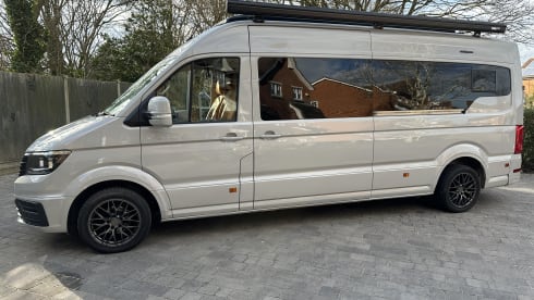 Doogle – 5 berth Vw Crafter campervan lwb