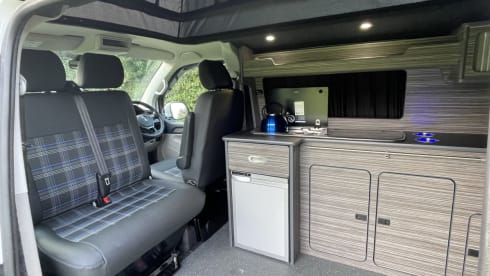 Carolina – T6 Luxury Conversion - Dog Friendly, Insurance included