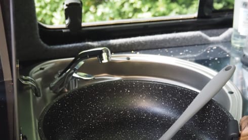 Luna – Luna luxury VW campervan SW everything included 